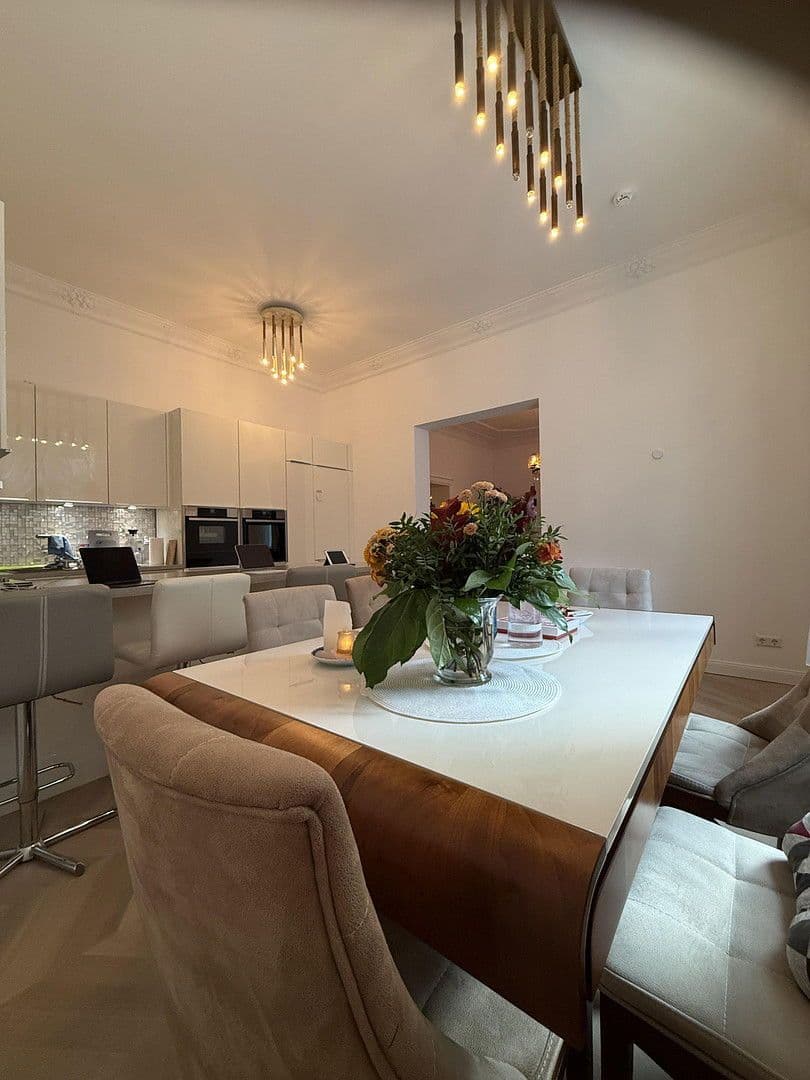 Prenájom bytu 3-izbový 103 m², Berlin, Berlín Prenájom bytu 3-izbový 103 m², Berlin, Berlín