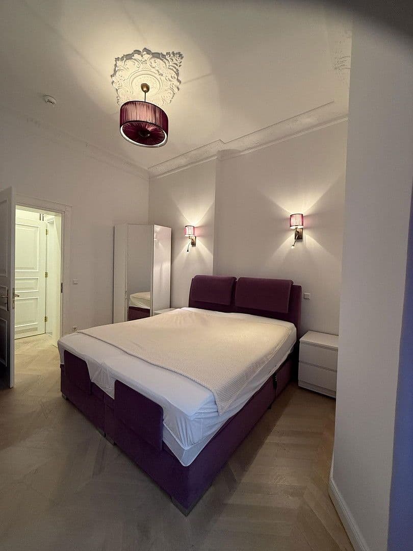 Prenájom bytu 3-izbový 103 m², Berlin, Berlín Prenájom bytu 3-izbový 103 m², Berlin, Berlín