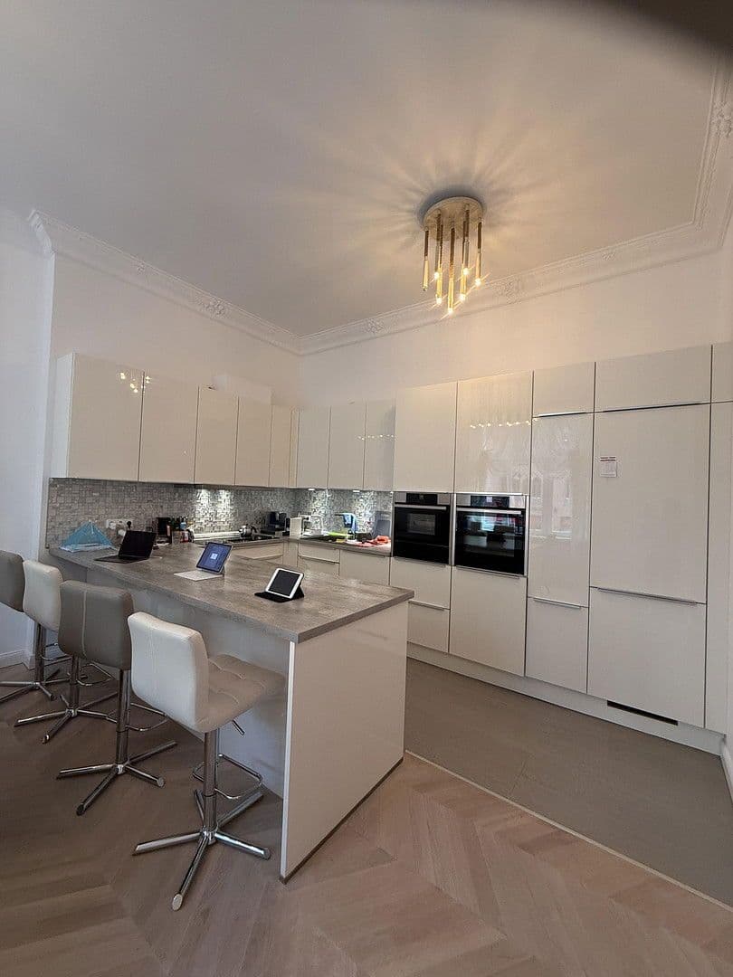 Prenájom bytu 3-izbový 103 m², Berlin, Berlín Prenájom bytu 3-izbový 103 m², Berlin, Berlín