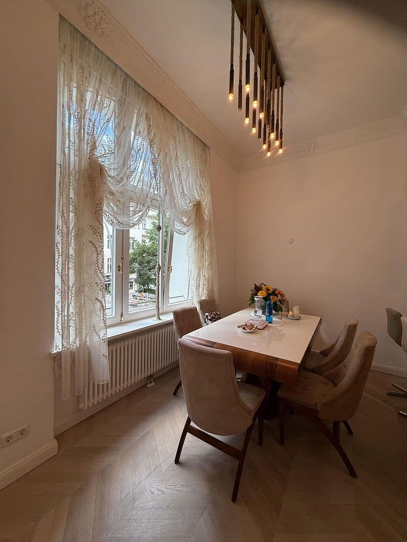 Prenájom bytu 3-izbový 103 m², Berlin, Berlín Prenájom bytu 3-izbový 103 m², Berlin, Berlín