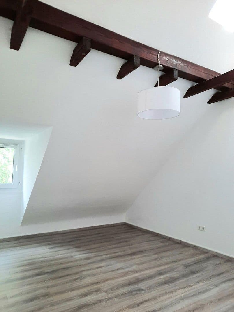 Prenájom bytu 3-izbový 83 m², Meerbusch, Severné Porýnie - Westfálsko Prenájom bytu 3-izbový 83 m², Meerbusch, Severné Porýnie - Westfálsko