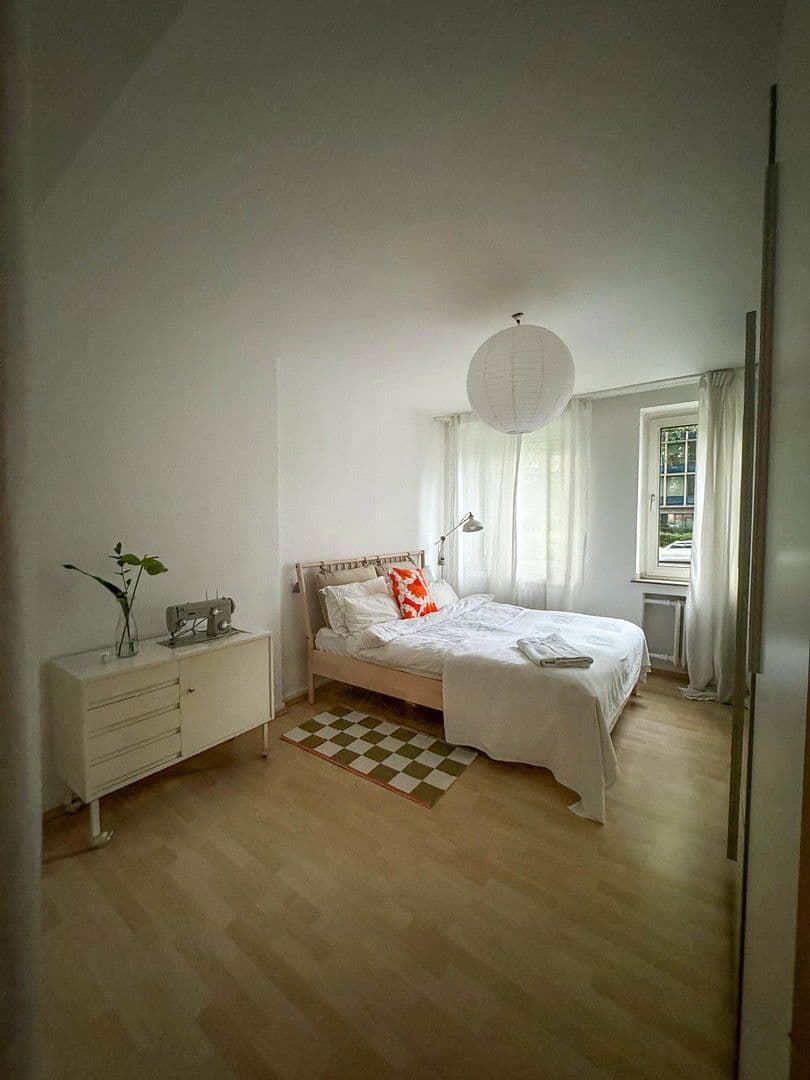 Prenájom bytu 4-izbový 166 m², Grafenberger Allee 91, Düsseldorf, Severné Porýnie - Westfálsko Prenájom bytu 4-izbový 166 m², Grafenberger Allee 91, Düsseldorf, Severné Porýnie - Westfálsko