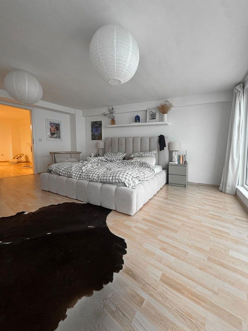 Prenájom bytu 4-izbový 166 m², Grafenberger Allee 91, Düsseldorf, Severné Porýnie - Westfálsko Prenájom bytu 4-izbový 166 m², Grafenberger Allee 91, Düsseldorf, Severné Porýnie - Westfálsko