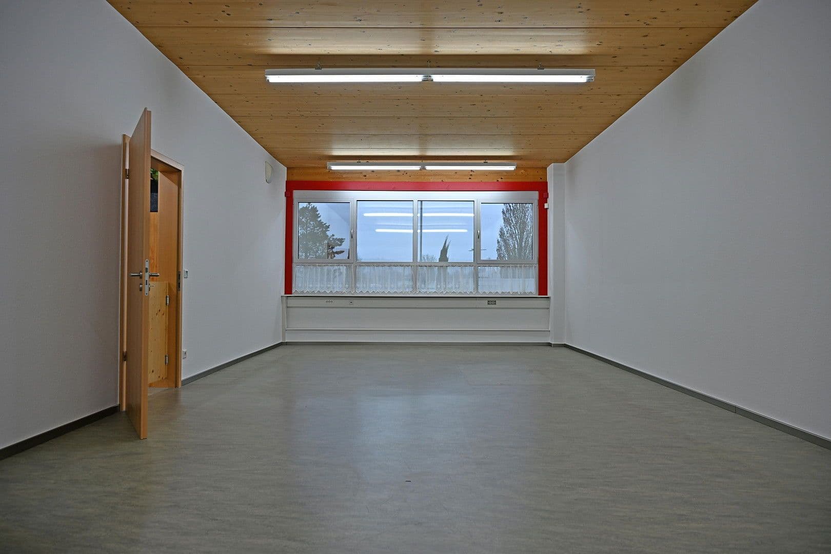 Predaj nebytového priestoru 5.000 m², Bad Säckingen, Bádensko-Wurttembersko Predaj nebytového priestoru 5.000 m², Bad Säckingen, Bádensko-Wurttembersko