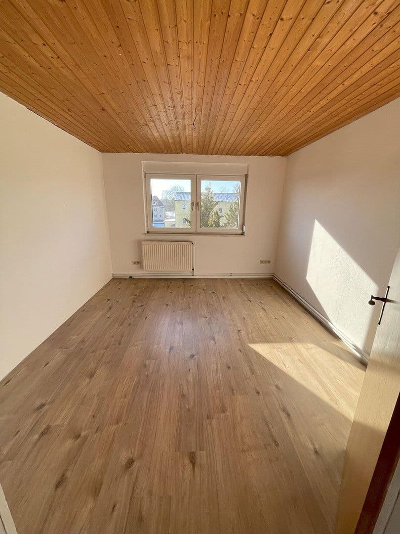 Prenájom bytu 5-izbový 136 m², Bahnhofstr. 34, Helmstedt, Dolné Sasko Prenájom bytu 5-izbový 136 m², Bahnhofstr. 34, Helmstedt, Dolné Sasko