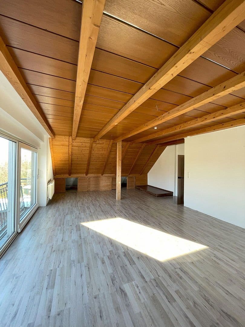 Prenájom bytu 5-izbový 136 m², Bahnhofstr. 34, Helmstedt, Dolné Sasko Prenájom bytu 5-izbový 136 m², Bahnhofstr. 34, Helmstedt, Dolné Sasko