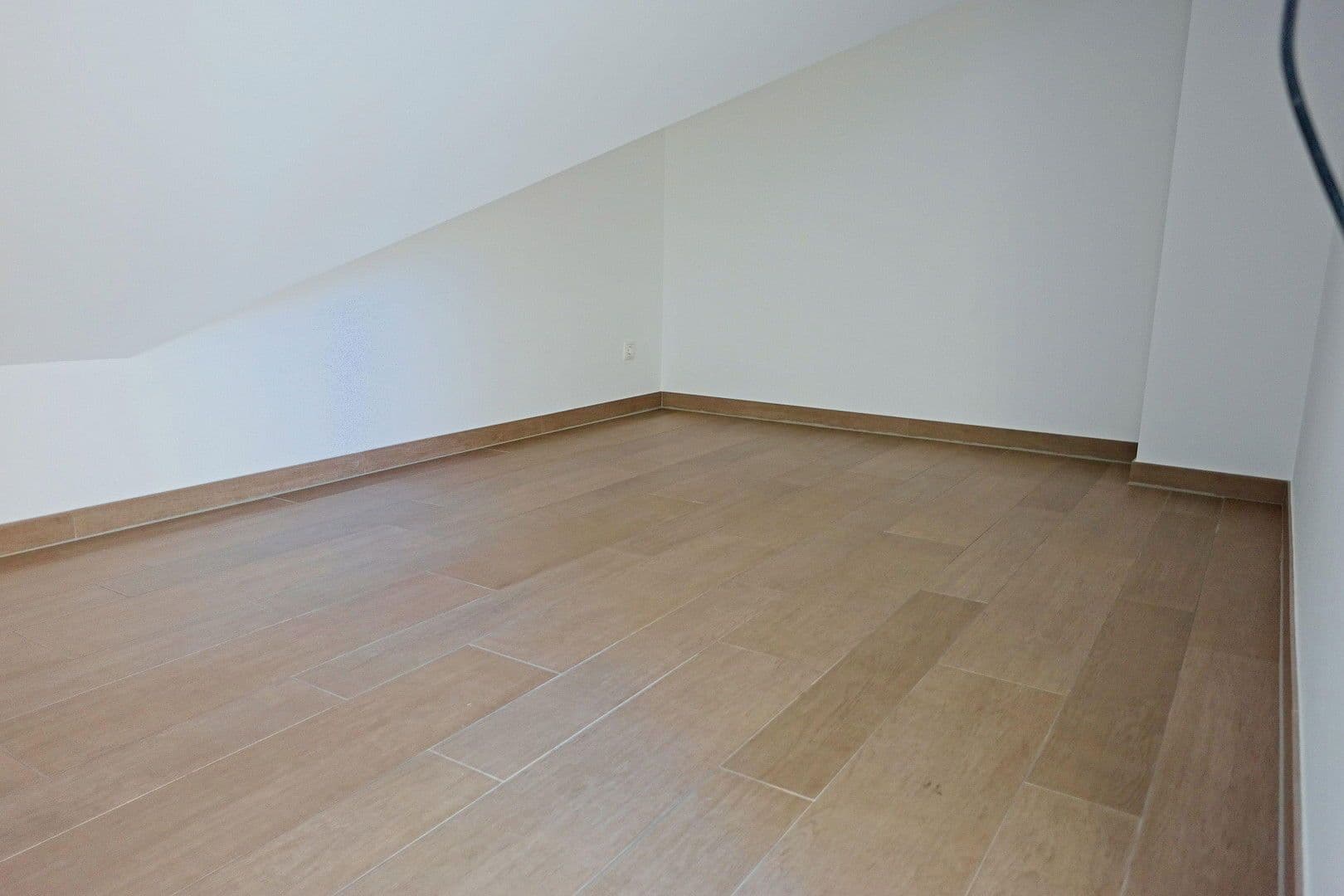 Prenájom bytu 2-izbový 80 m², München, Bavorsko Prenájom bytu 2-izbový 80 m², München, Bavorsko