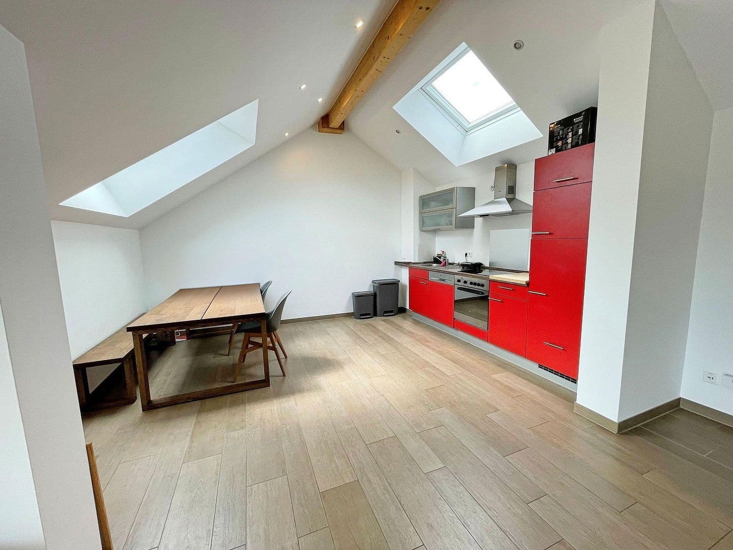 Prenájom bytu 2-izbový 80 m², München, Bavorsko Prenájom bytu 2-izbový 80 m², München, Bavorsko