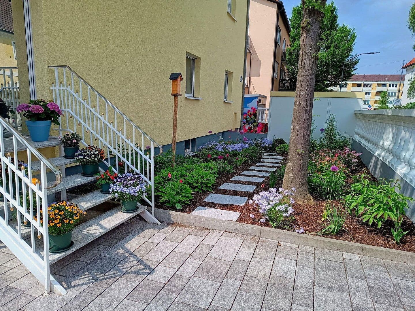 Prenájom bytu 2-izbový 80 m², München, Bavorsko Prenájom bytu 2-izbový 80 m², München, Bavorsko