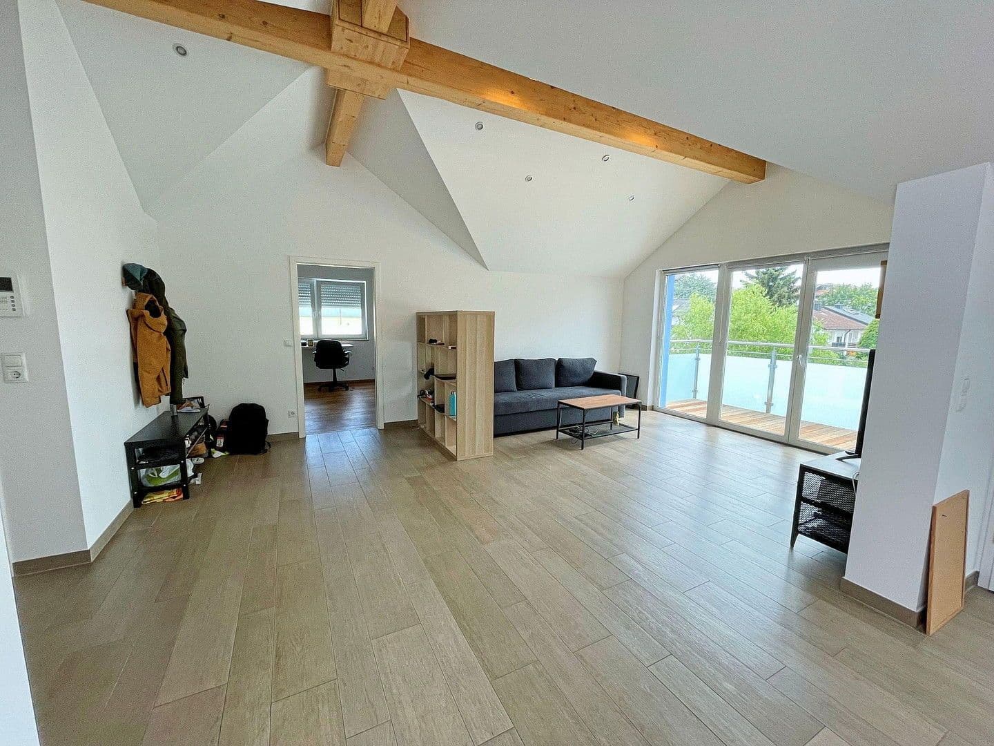 Prenájom bytu 2-izbový 80 m², München, Bavorsko Prenájom bytu 2-izbový 80 m², München, Bavorsko