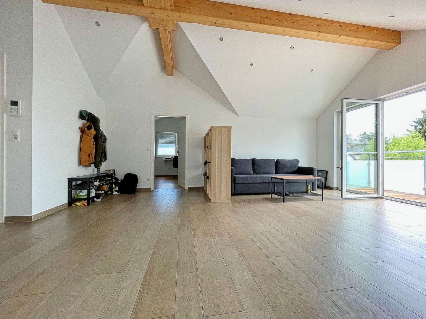 Prenájom bytu 2-izbový 80 m², München, Bavorsko Prenájom bytu 2-izbový 80 m², München, Bavorsko