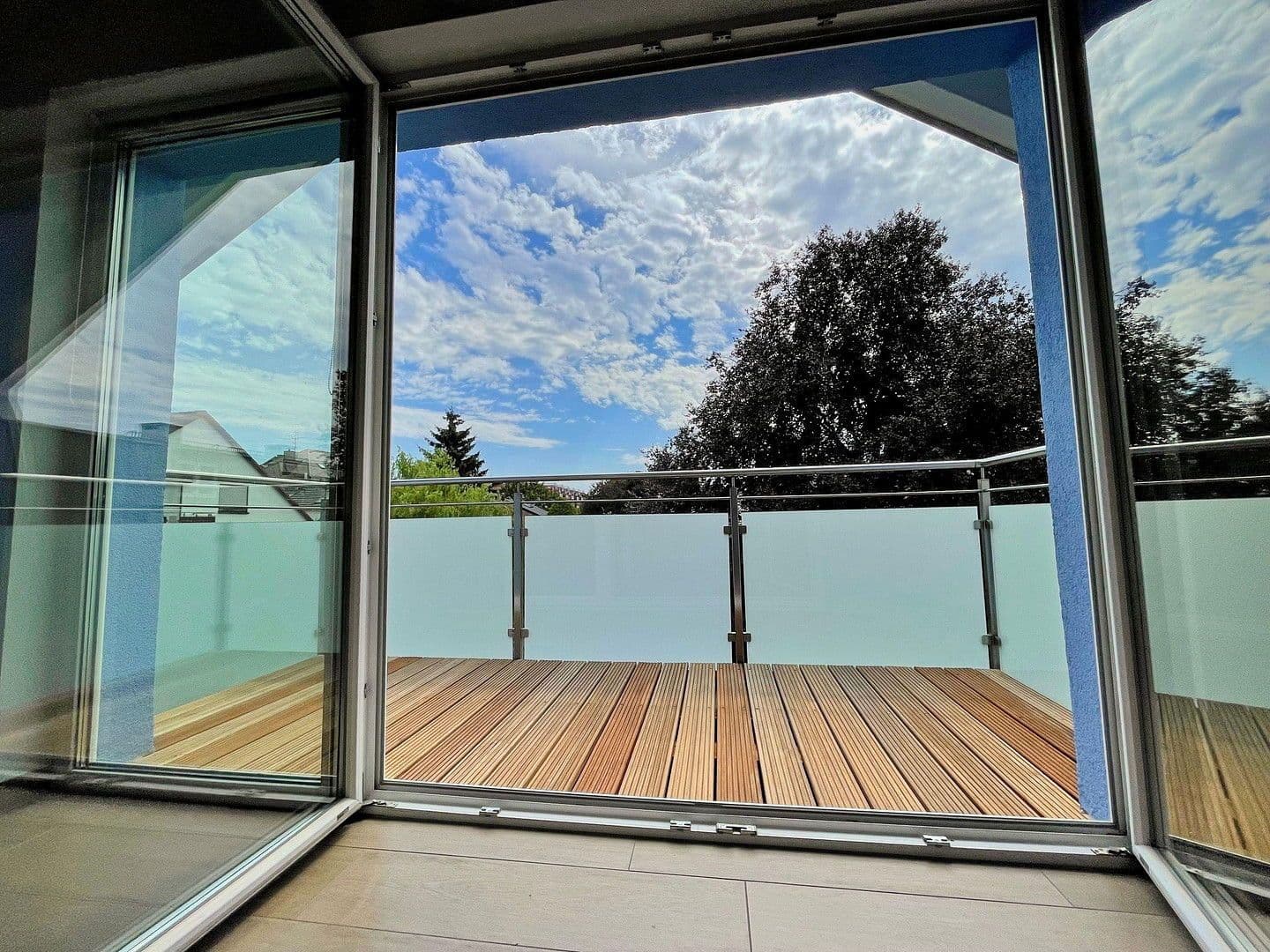 Prenájom bytu 2-izbový 80 m², München, Bavorsko Prenájom bytu 2-izbový 80 m², München, Bavorsko