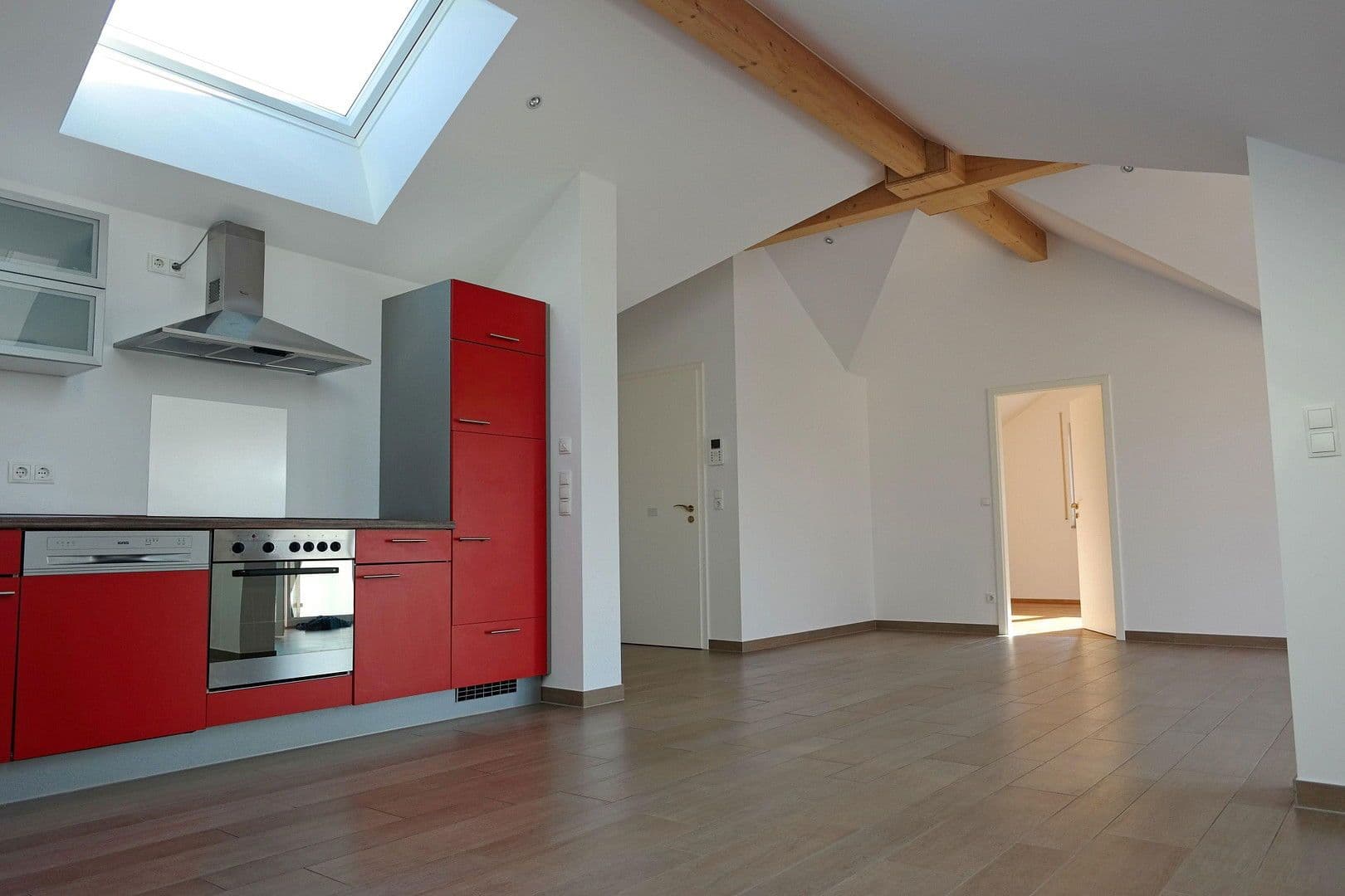 Prenájom bytu 2-izbový 80 m², München, Bavorsko Prenájom bytu 2-izbový 80 m², München, Bavorsko