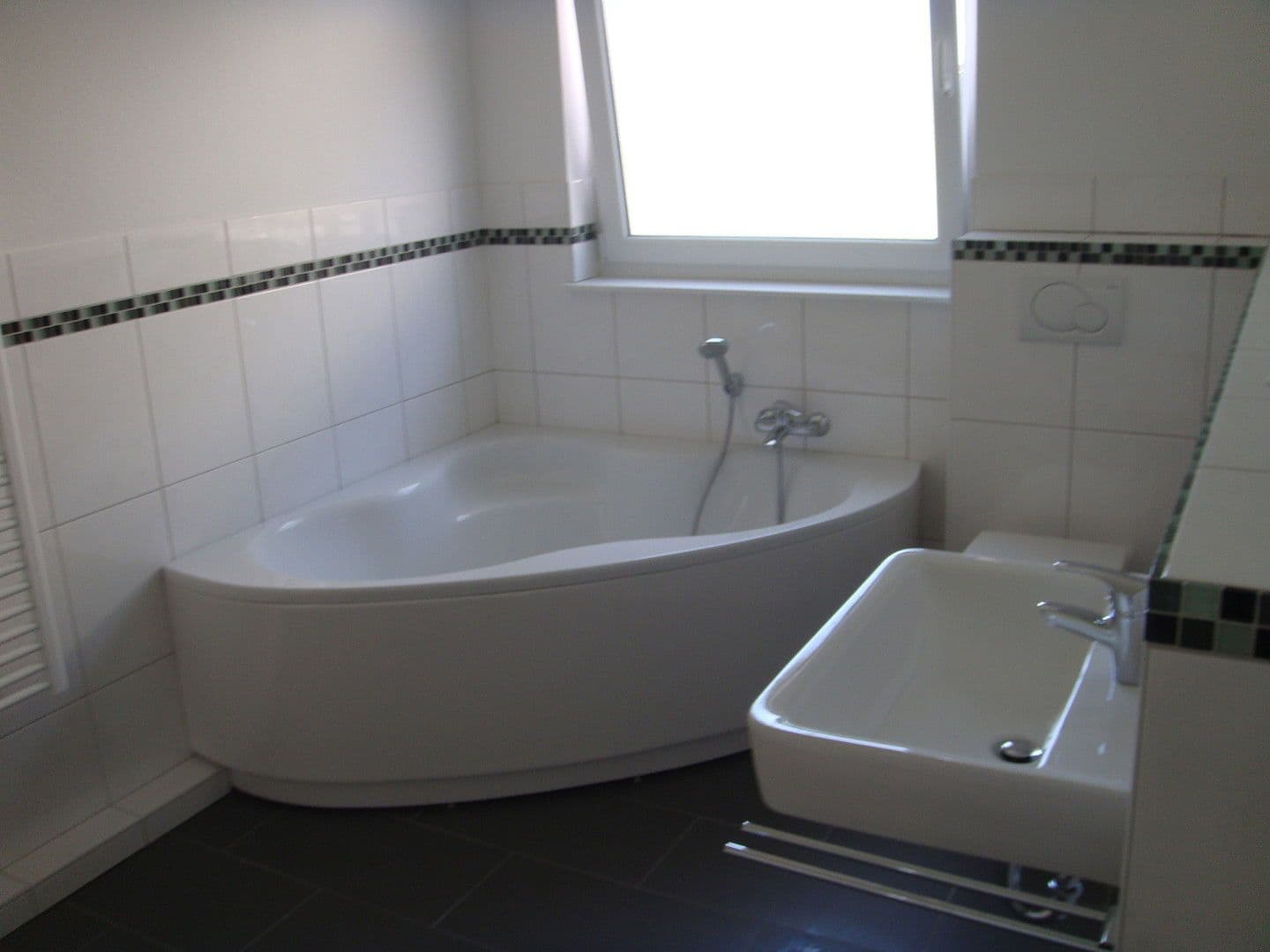 Prenájom bytu 3-izbový 98 m², Erzhausen, Hesensko Prenájom bytu 3-izbový 98 m², Erzhausen, Hesensko