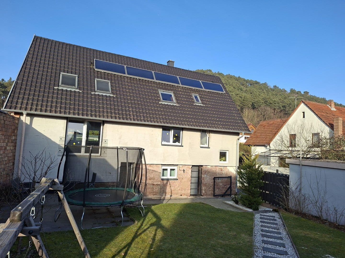 Predaj domu 159 m², pozemek 600 m², Hauptstraße 2, Busenberg, Porýnie-Falcko Predaj domu 159 m², pozemek 600 m², Hauptstraße 2, Busenberg, Porýnie-Falcko