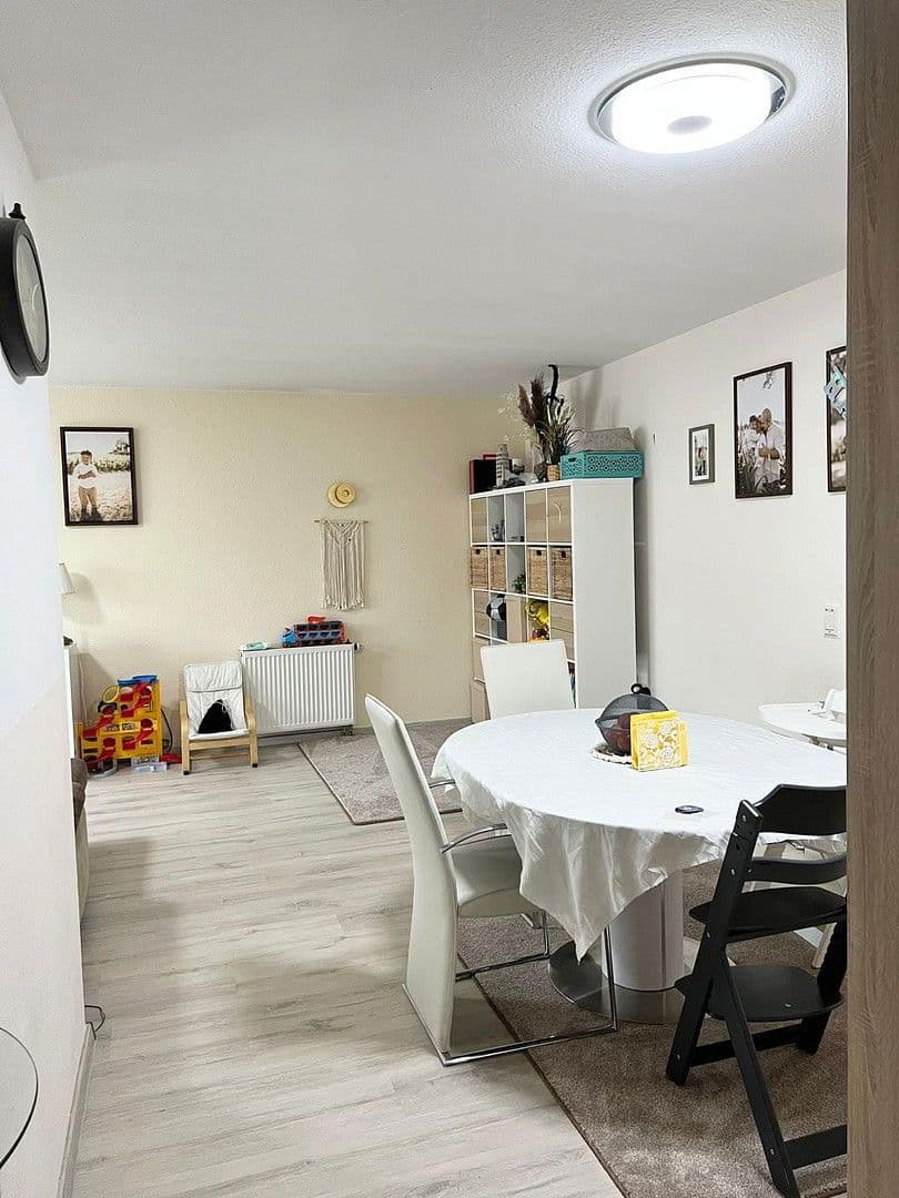 Prenájom bytu 3-izbový 90 m², Bammental, Bádensko-Wurttembersko Prenájom bytu 3-izbový 90 m², Bammental, Bádensko-Wurttembersko