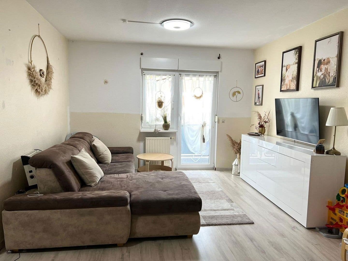 Prenájom bytu 3-izbový 90 m², Bammental, Bádensko-Wurttembersko Prenájom bytu 3-izbový 90 m², Bammental, Bádensko-Wurttembersko