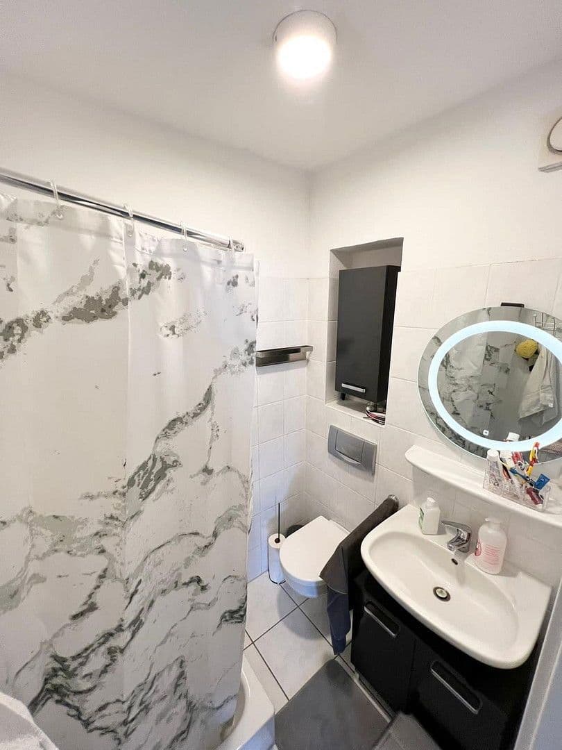 Prenájom bytu 3-izbový 90 m², Bammental, Bádensko-Wurttembersko Prenájom bytu 3-izbový 90 m², Bammental, Bádensko-Wurttembersko