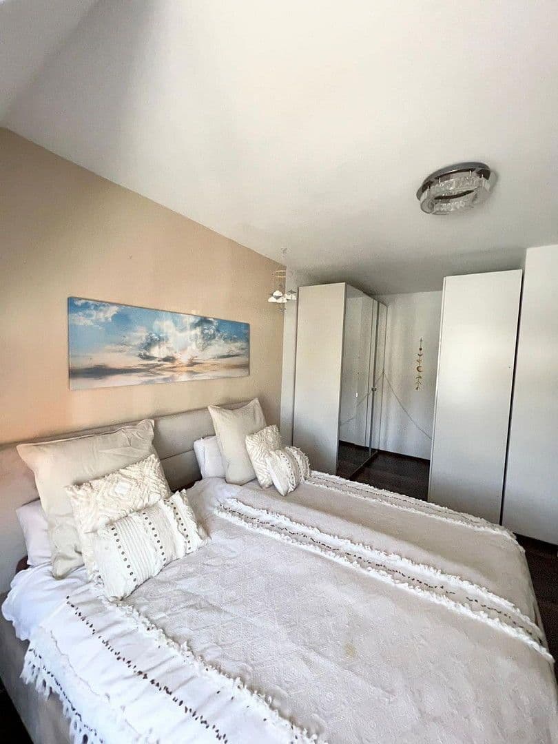 Prenájom bytu 3-izbový 90 m², Bammental, Bádensko-Wurttembersko Prenájom bytu 3-izbový 90 m², Bammental, Bádensko-Wurttembersko