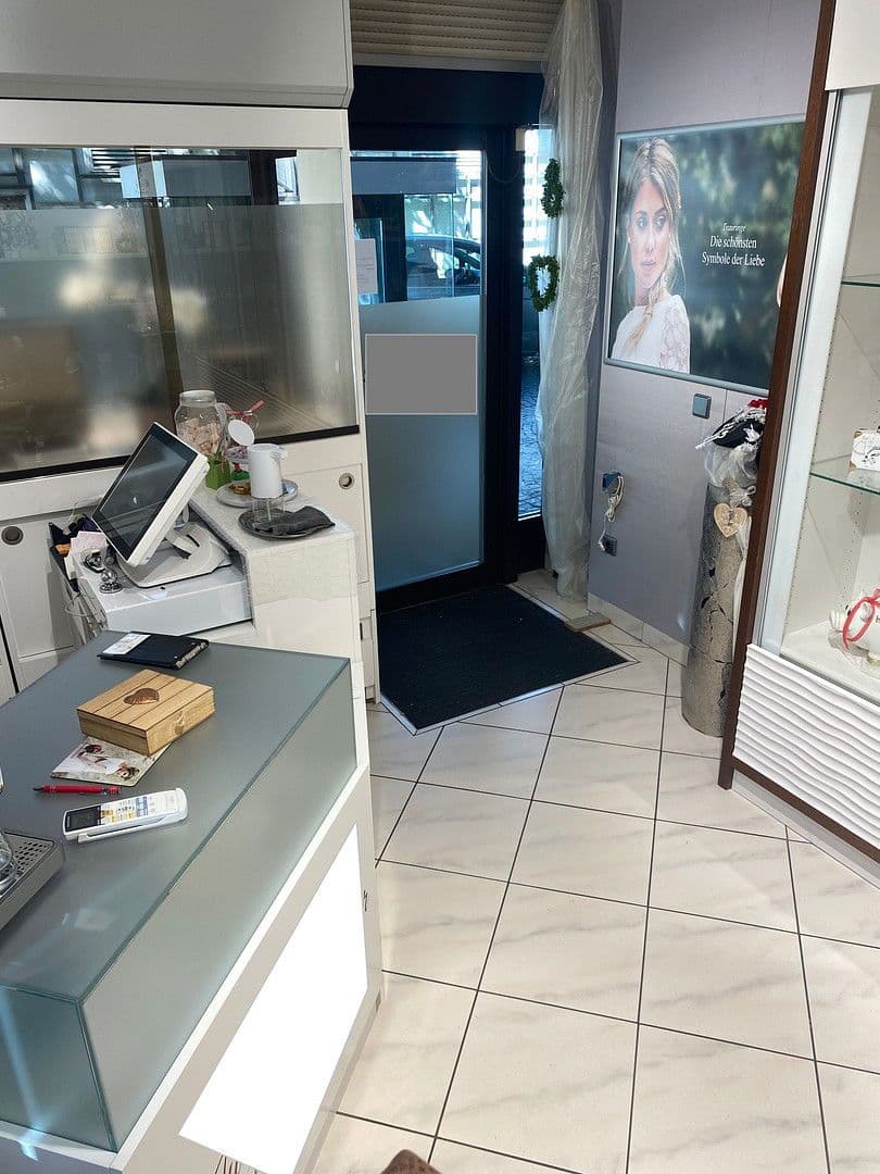 Predaj nebytového priestoru 93 m², Gaggenau, Bádensko-Wurttembersko Predaj nebytového priestoru 93 m², Gaggenau, Bádensko-Wurttembersko