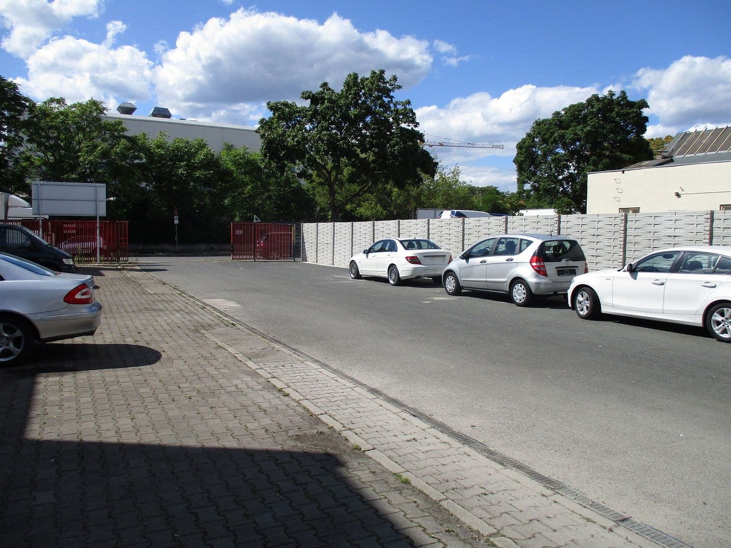 Prenájom nebytového priestoru 1.400 m², Berlin, Berlín Prenájom nebytového priestoru 1.400 m², Berlin, Berlín