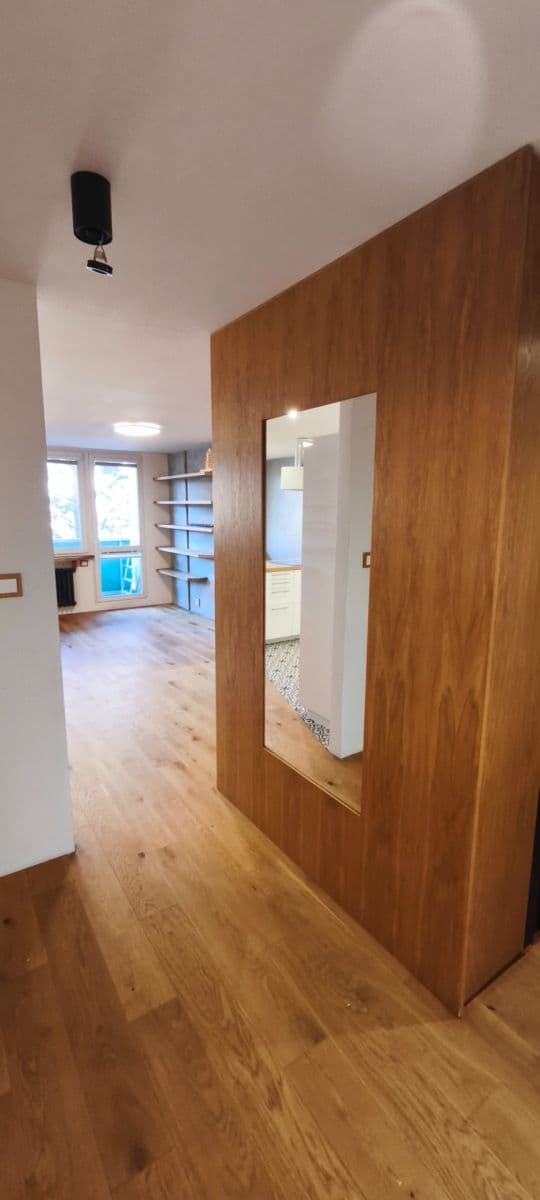 Prenájom bytu 3-izbový 72 m², U Vlečky, Praha, Praha Prenájom bytu 3-izbový 72 m², U Vlečky, Praha, Praha