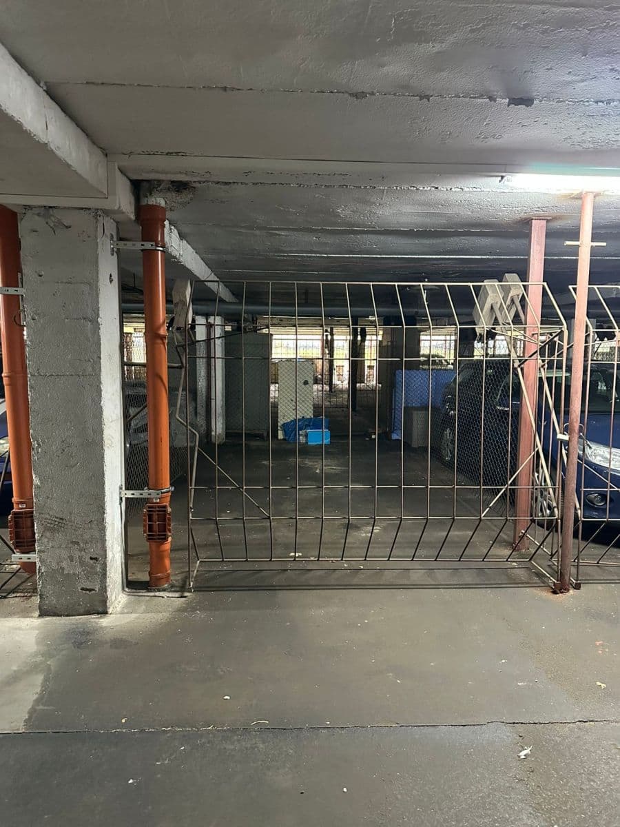 Predaj garáže 18 m², Lovosická, Praha, Praha Predaj garáže 18 m², Lovosická, Praha, Praha