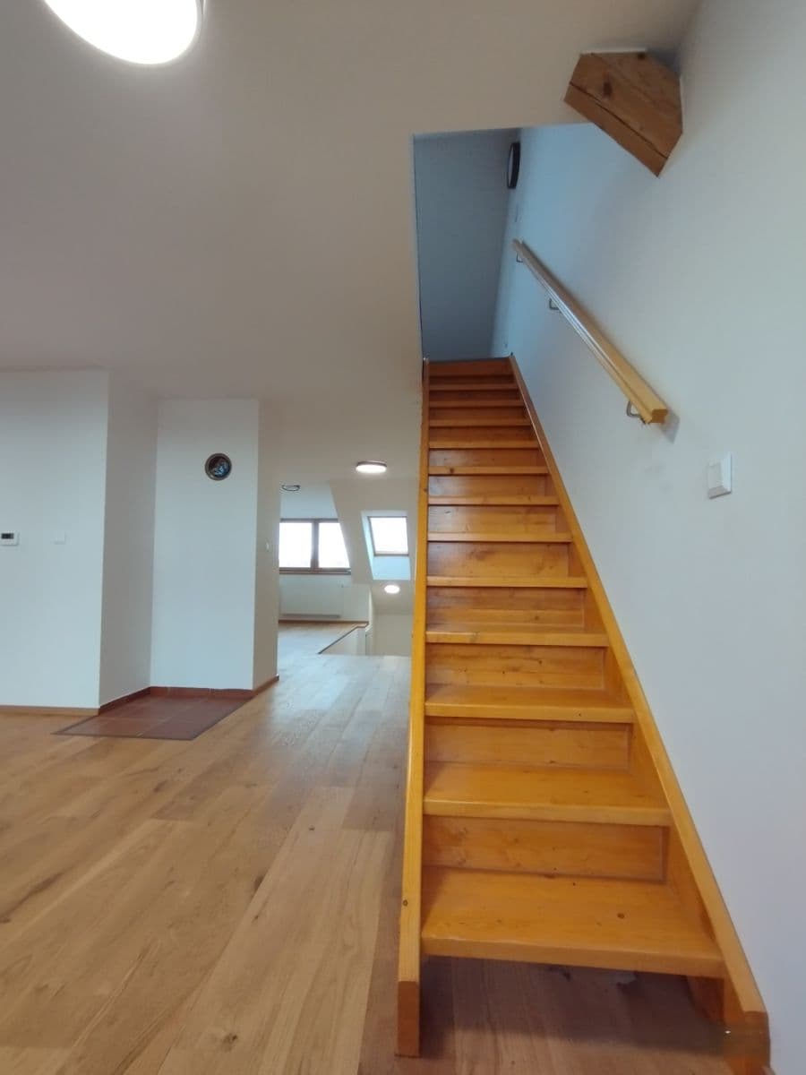 Prenájom bytu 2-izbový 95 m², U Dráhy, Plzeň, Plzeňský kraj Prenájom bytu 2-izbový 95 m², U Dráhy, Plzeň, Plzeňský kraj