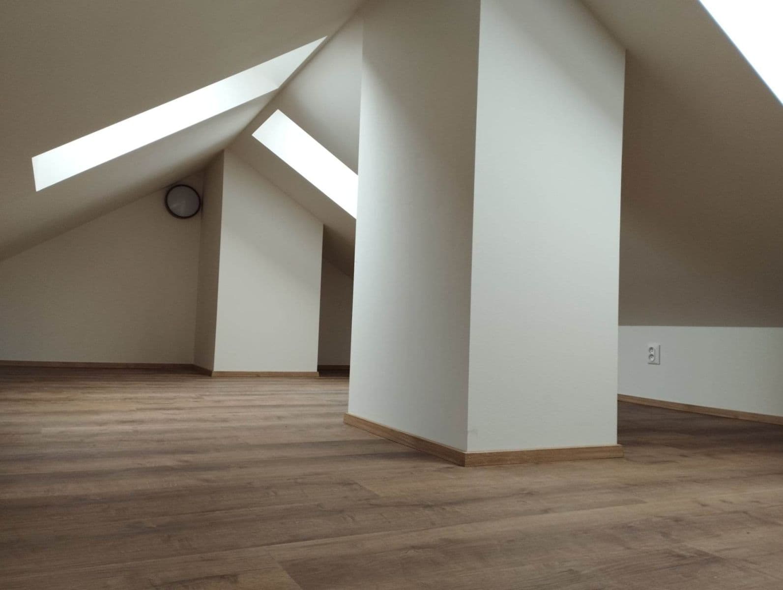 Prenájom bytu 2-izbový 95 m², U Dráhy, Plzeň, Plzeňský kraj Prenájom bytu 2-izbový 95 m², U Dráhy, Plzeň, Plzeňský kraj