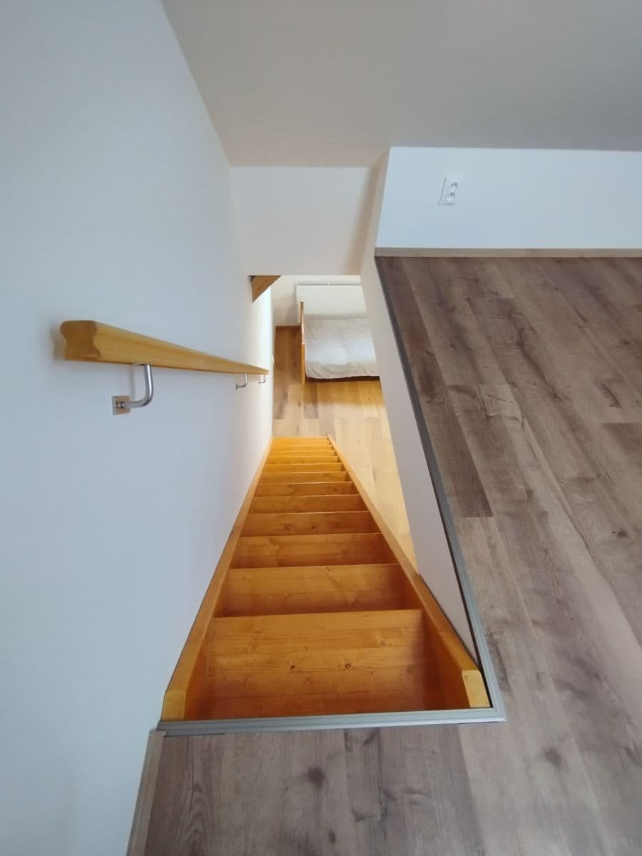 Prenájom bytu 2-izbový 95 m², U Dráhy, Plzeň, Plzeňský kraj Prenájom bytu 2-izbový 95 m², U Dráhy, Plzeň, Plzeňský kraj