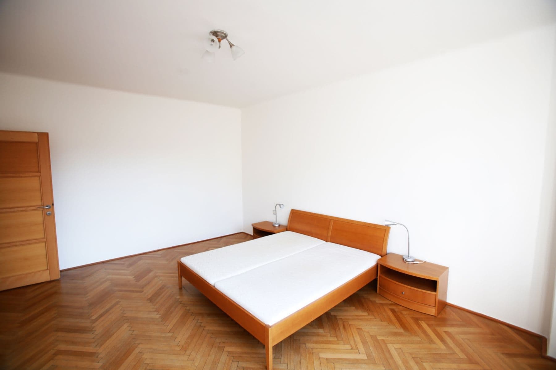 Prenájom bytu 2-izbový 76 m², Lodecká, Praha, Praha Prenájom bytu 2-izbový 76 m², Lodecká, Praha, Praha