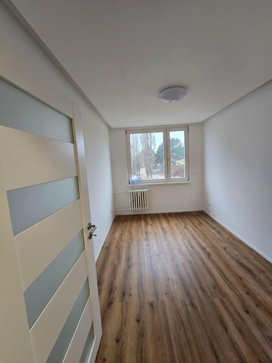 Prenájom bytu 2-izbový 43 m², Ciolkovského, Praha, Praha Prenájom bytu 2-izbový 43 m², Ciolkovského, Praha, Praha