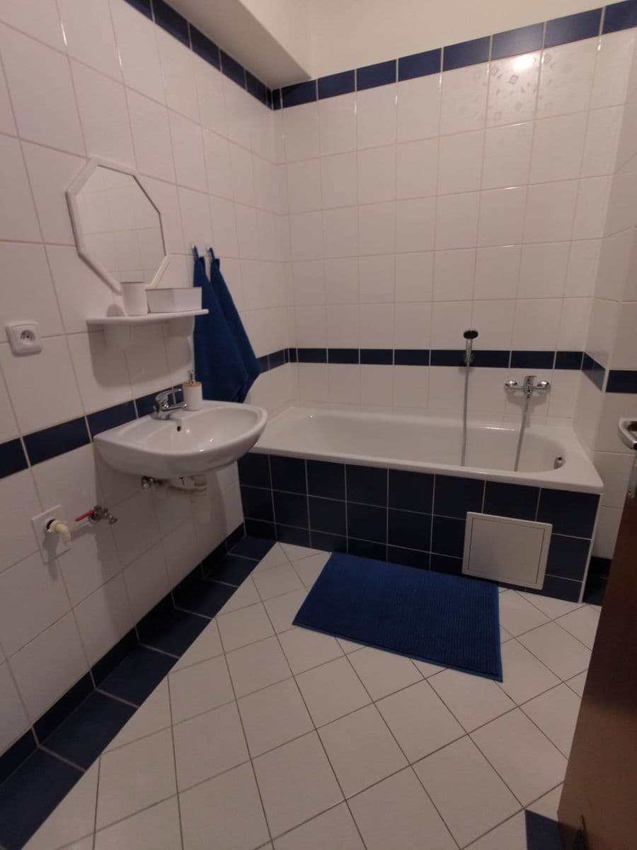 Prenájom bytu 1-izbový 35 m², Jeronýmova, Liberec, Liberecký kraj Prenájom bytu 1-izbový 35 m², Jeronýmova, Liberec, Liberecký kraj