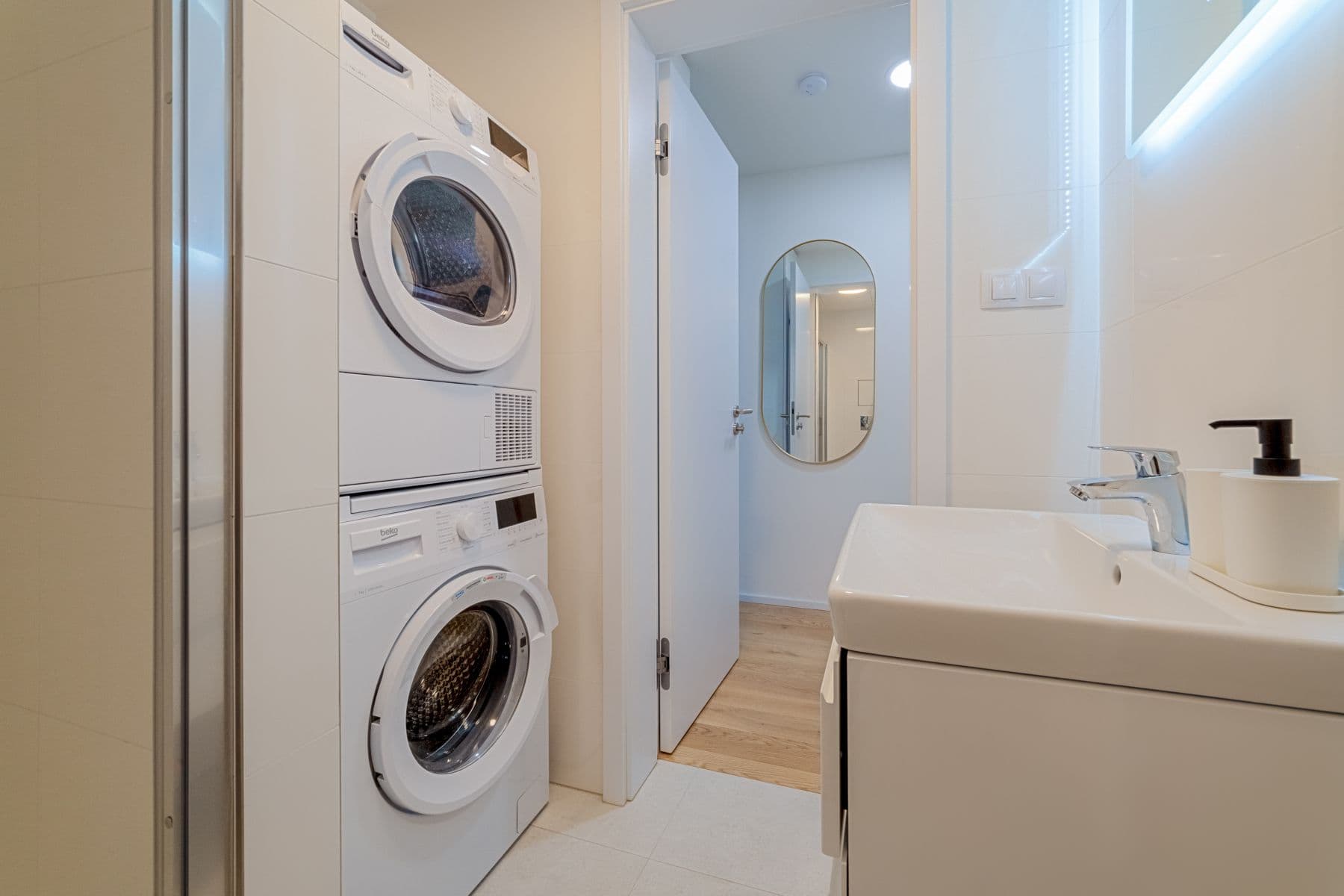 Prenájom bytu 35 m², Nádražní, Praha, Praha Prenájom bytu 35 m², Nádražní, Praha, Praha