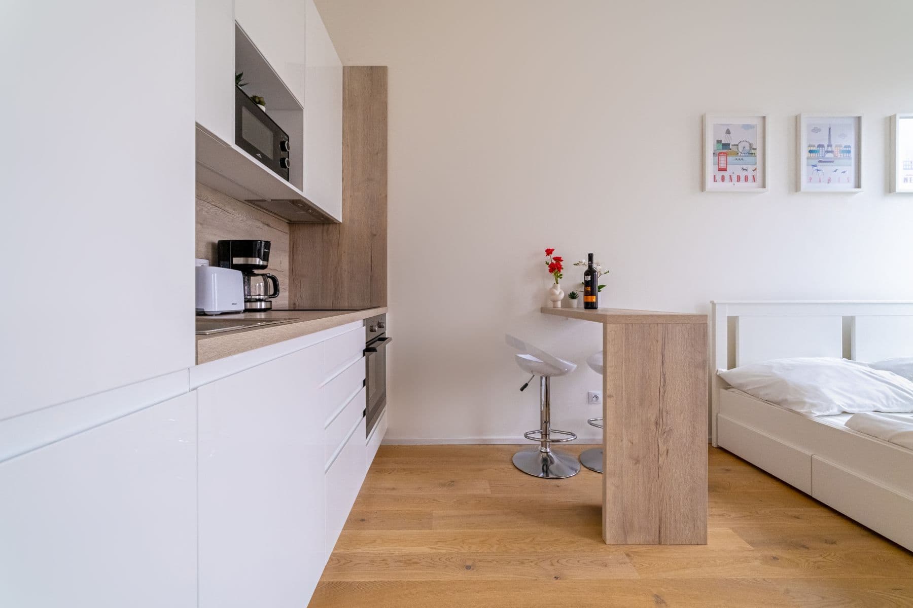 Prenájom bytu 35 m², Nádražní, Praha, Praha Prenájom bytu 35 m², Nádražní, Praha, Praha