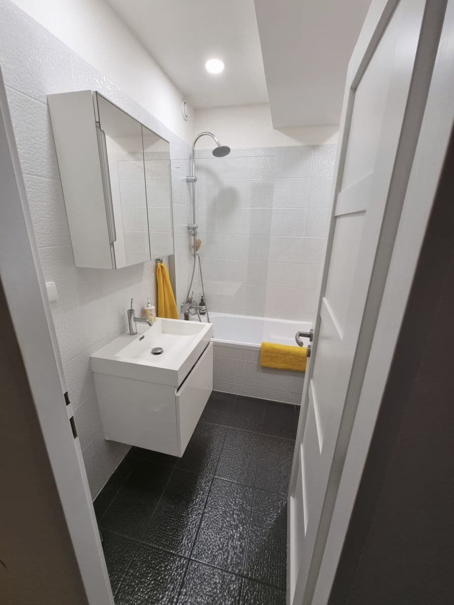 Prenájom bytu 2-izbový 56 m², V Újezdech, Brno, Jihomoravský kraj Prenájom bytu 2-izbový 56 m², V Újezdech, Brno, Jihomoravský kraj