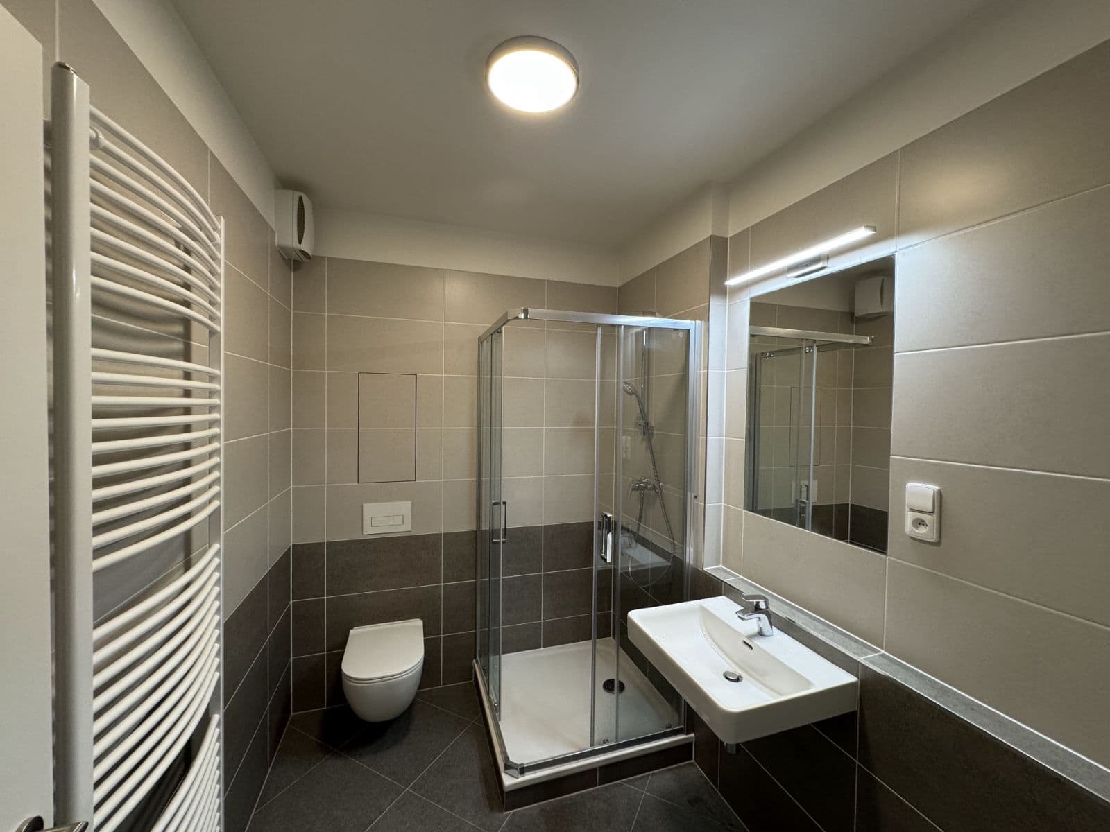 Prenájom bytu 1-izbový 38 m², Nádražní, Kralupy nad Vltavou, Středočeský kraj Prenájom bytu 1-izbový 38 m², Nádražní, Kralupy nad Vltavou, Středočeský kraj