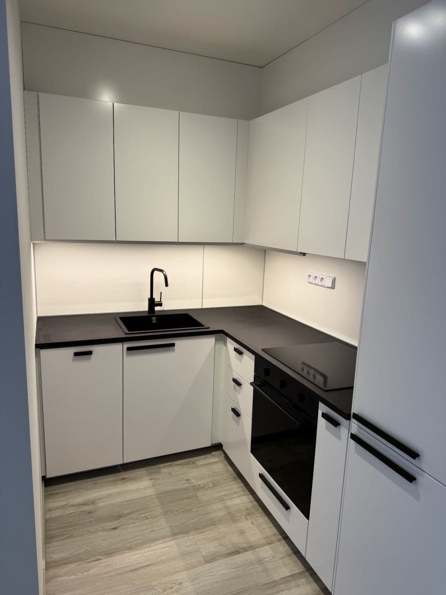 Prenájom bytu 1-izbový 38 m², Nádražní, Kralupy nad Vltavou, Středočeský kraj Prenájom bytu 1-izbový 38 m², Nádražní, Kralupy nad Vltavou, Středočeský kraj