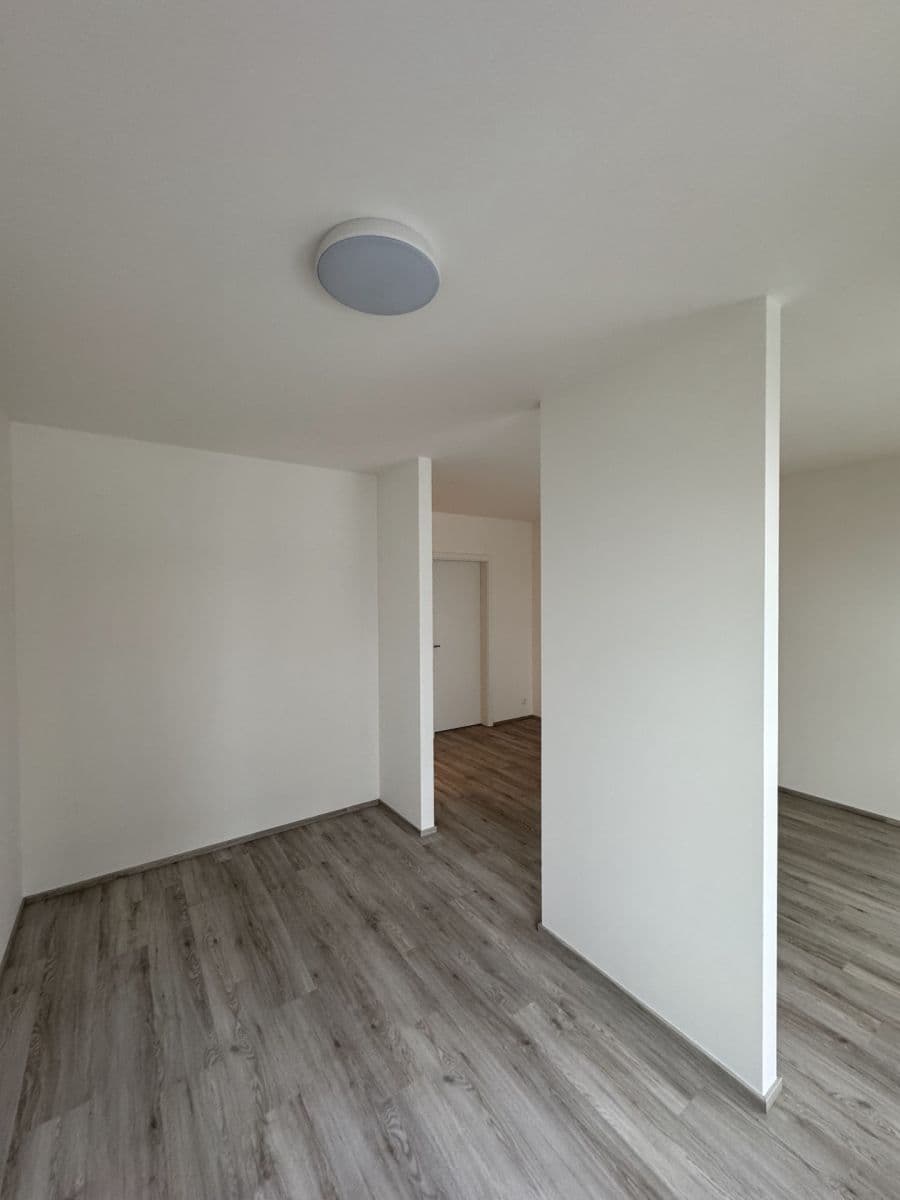 Prenájom bytu 1-izbový 38 m², Nádražní, Kralupy nad Vltavou, Středočeský kraj Prenájom bytu 1-izbový 38 m², Nádražní, Kralupy nad Vltavou, Středočeský kraj