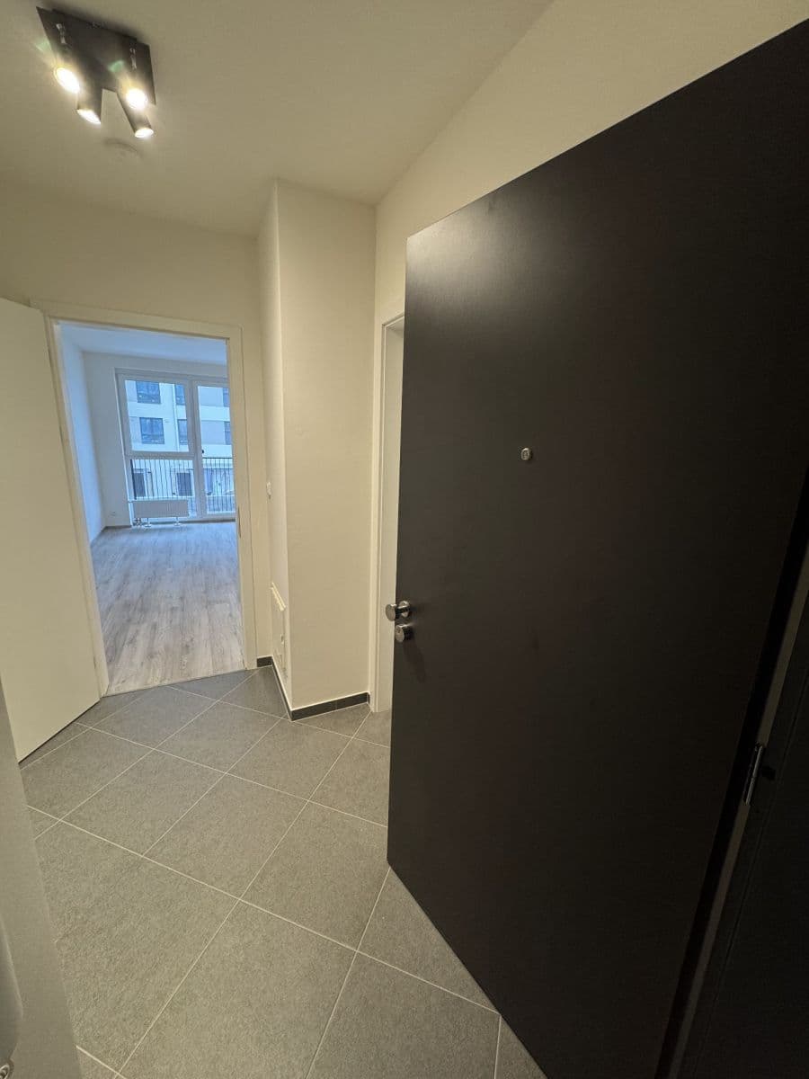 Prenájom bytu 1-izbový 38 m², Nádražní, Kralupy nad Vltavou, Středočeský kraj Prenájom bytu 1-izbový 38 m², Nádražní, Kralupy nad Vltavou, Středočeský kraj