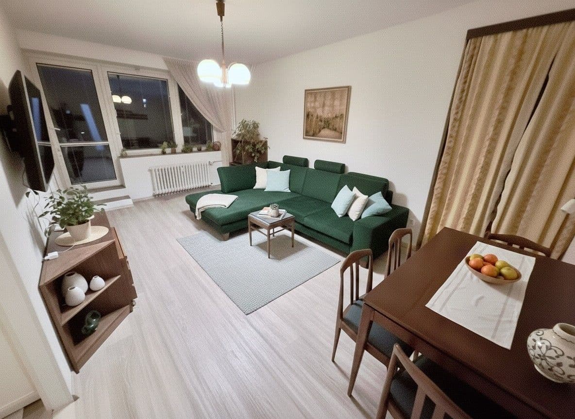 Prenájom bytu 4-izbový 118 m², U Homolky, Praha, Praha Prenájom bytu 4-izbový 118 m², U Homolky, Praha, Praha