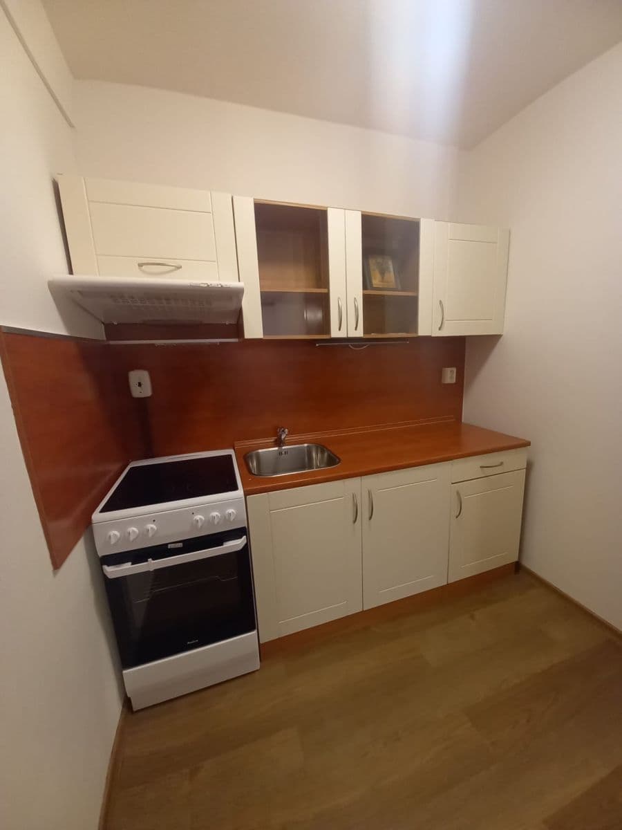 Prenájom bytu 2-izbový 48 m², V Malém háji, Odolena Voda, Středočeský kraj Prenájom bytu 2-izbový 48 m², V Malém háji, Odolena Voda, Středočeský kraj