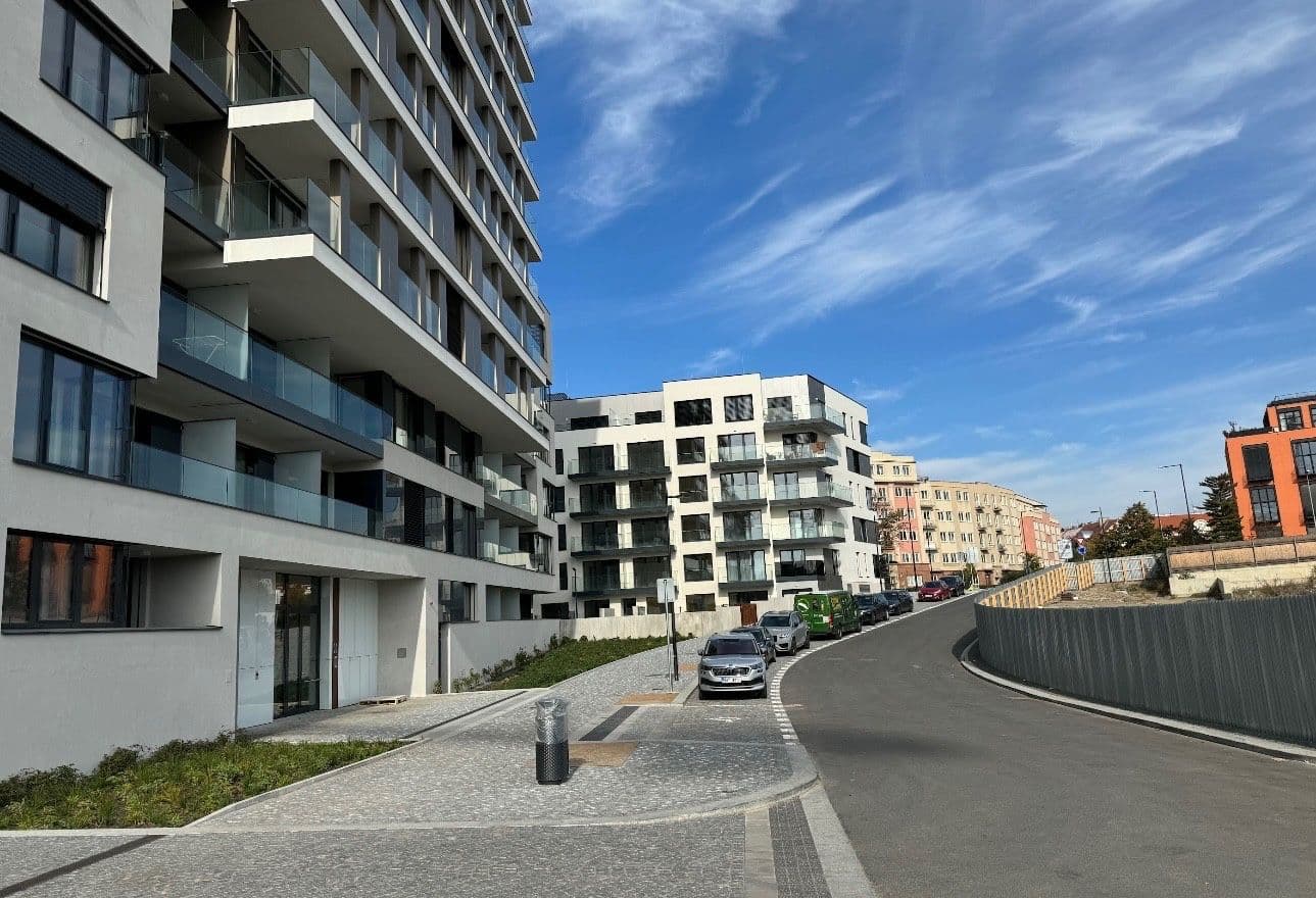 Prenájom garáže 10 m², Šrámkové, Praha, Praha Prenájom garáže 10 m², Šrámkové, Praha, Praha