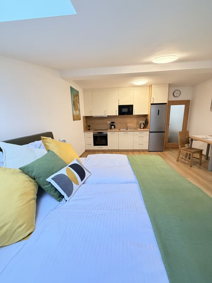 Prenájom bytu 34 m², Zbraslavská, Praha, Praha Prenájom bytu 34 m², Zbraslavská, Praha, Praha