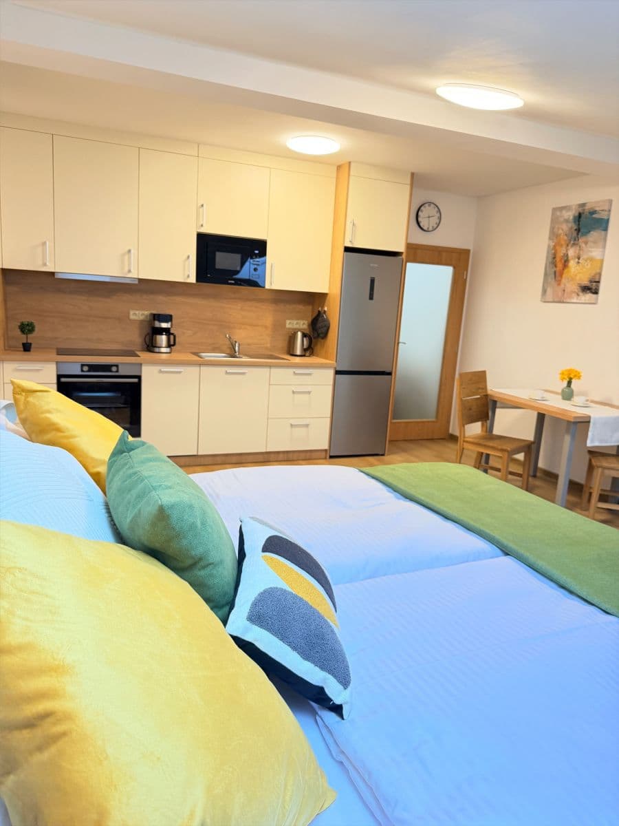 Prenájom bytu 34 m², Zbraslavská, Praha, Praha Prenájom bytu 34 m², Zbraslavská, Praha, Praha