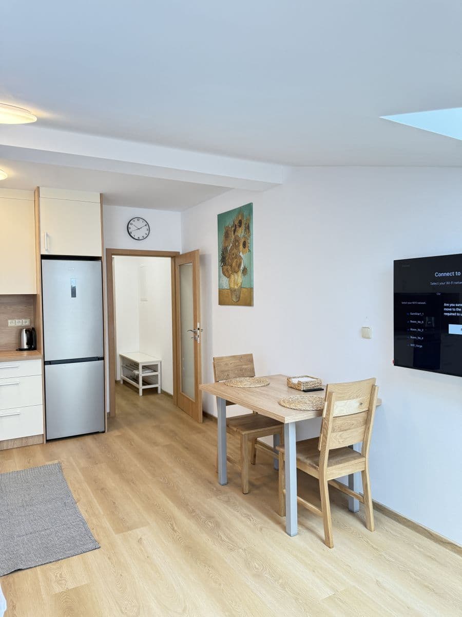 Prenájom bytu 34 m², Zbraslavská, Praha, Praha Prenájom bytu 34 m², Zbraslavská, Praha, Praha