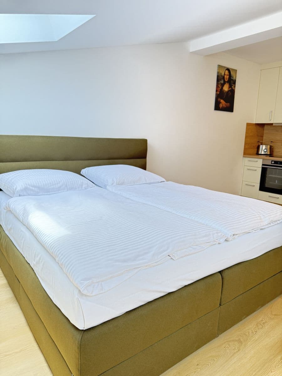 Prenájom bytu 34 m², Zbraslavská, Praha, Praha Prenájom bytu 34 m², Zbraslavská, Praha, Praha