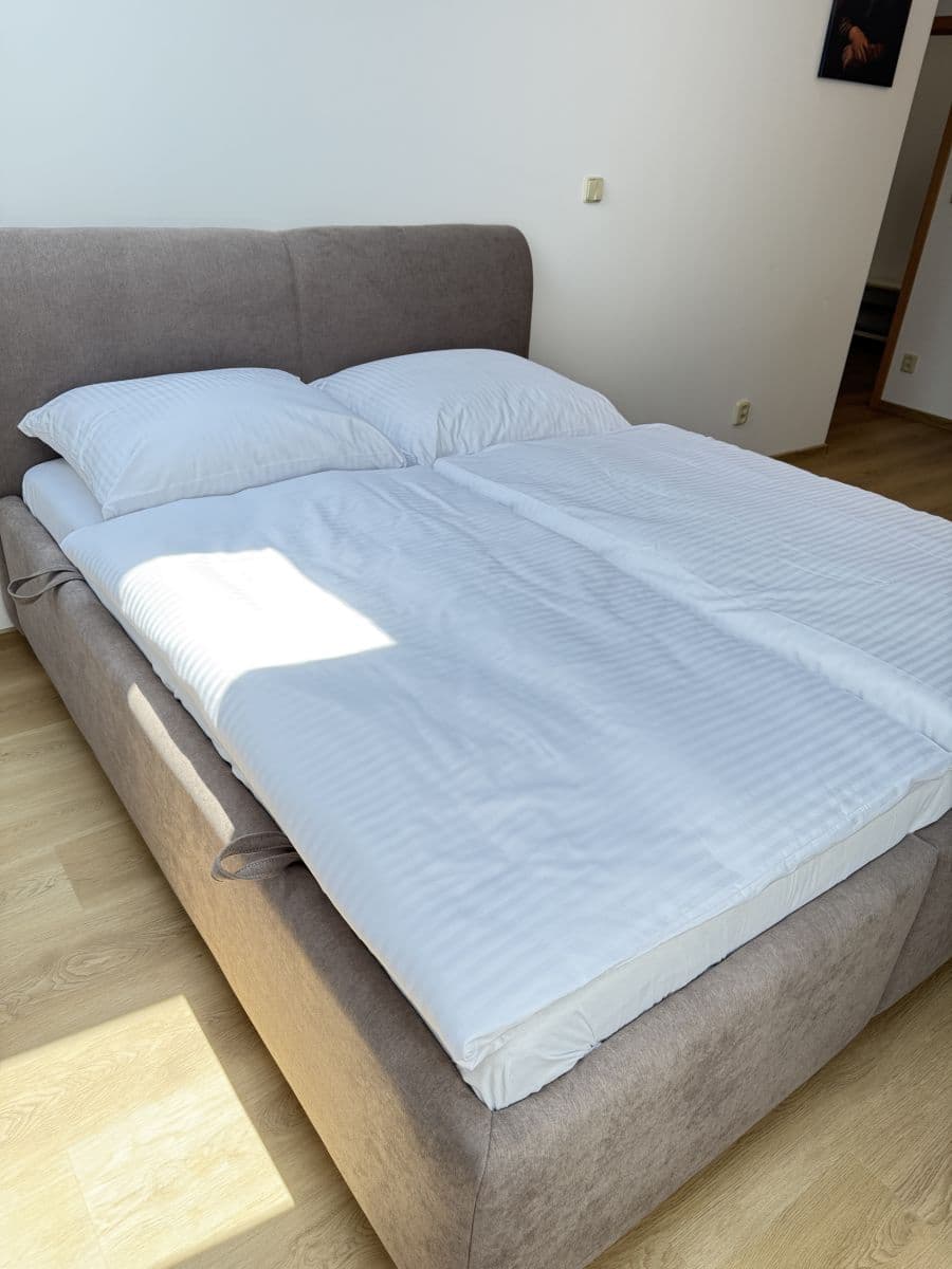 Prenájom bytu 24 m², Zbraslavská, Praha, Praha Prenájom bytu 24 m², Zbraslavská, Praha, Praha