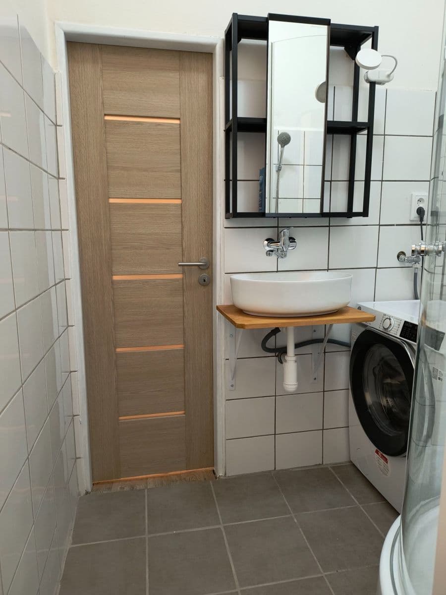 Prenájom bytu 1-izbový 37 m², sídliště 9. května, Nejdek, Karlovarský kraj Prenájom bytu 1-izbový 37 m², sídliště 9. května, Nejdek, Karlovarský kraj