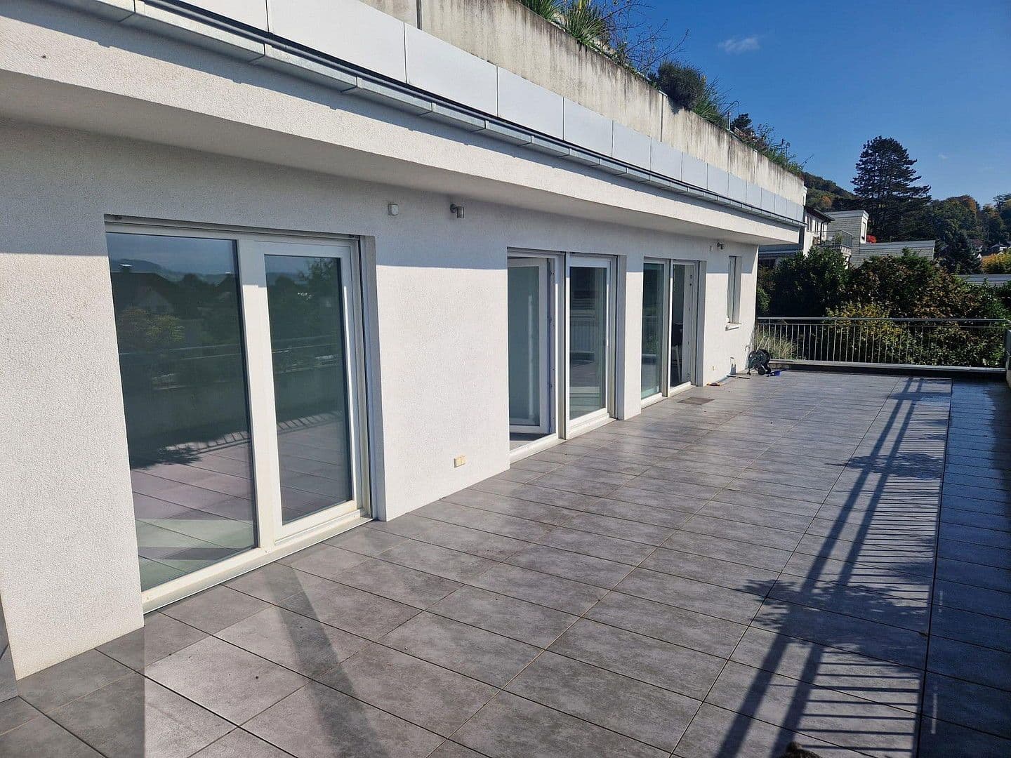 Prenájom bytu 4-izbový 155 m², Grenzach-Wyhlen, Bádensko-Wurttembersko Prenájom bytu 4-izbový 155 m², Grenzach-Wyhlen, Bádensko-Wurttembersko